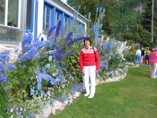 Linda with the blue flowers.
