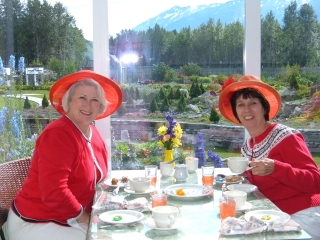 Mary Ann and Linda have tea.